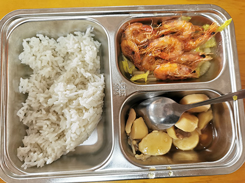 学校食堂饭菜展示
